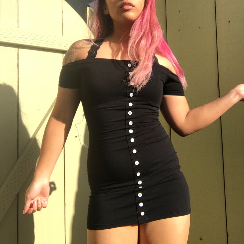 ♠️MISSGUIDED♥️Off Shoulder Black Mini Dress